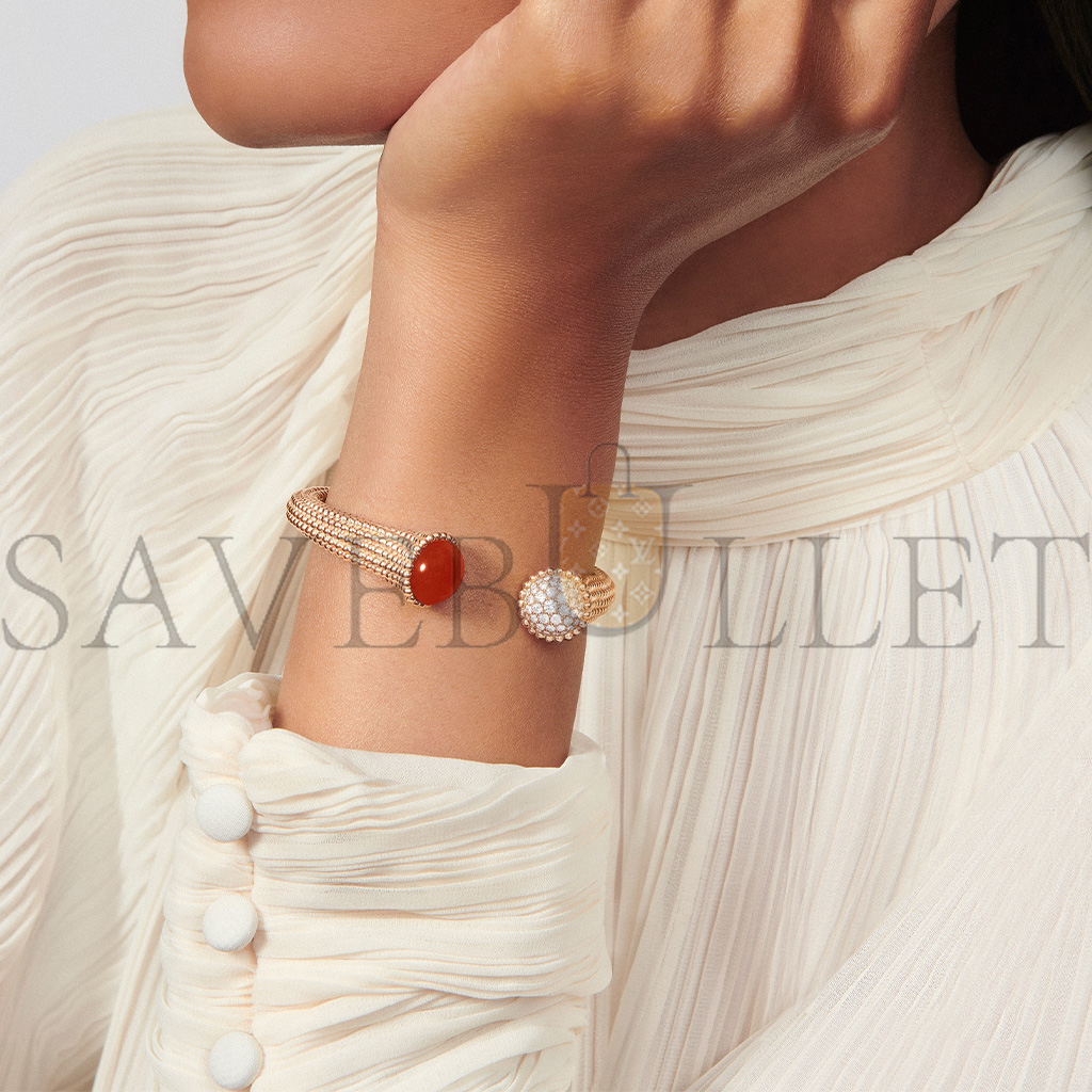 VAN CLEEF ARPELS PERLÉE COULEURS BRACELET, MEDIUM MODEL - ROSE GOLD, CARNELIAN, DIAMOND  VCARP27400